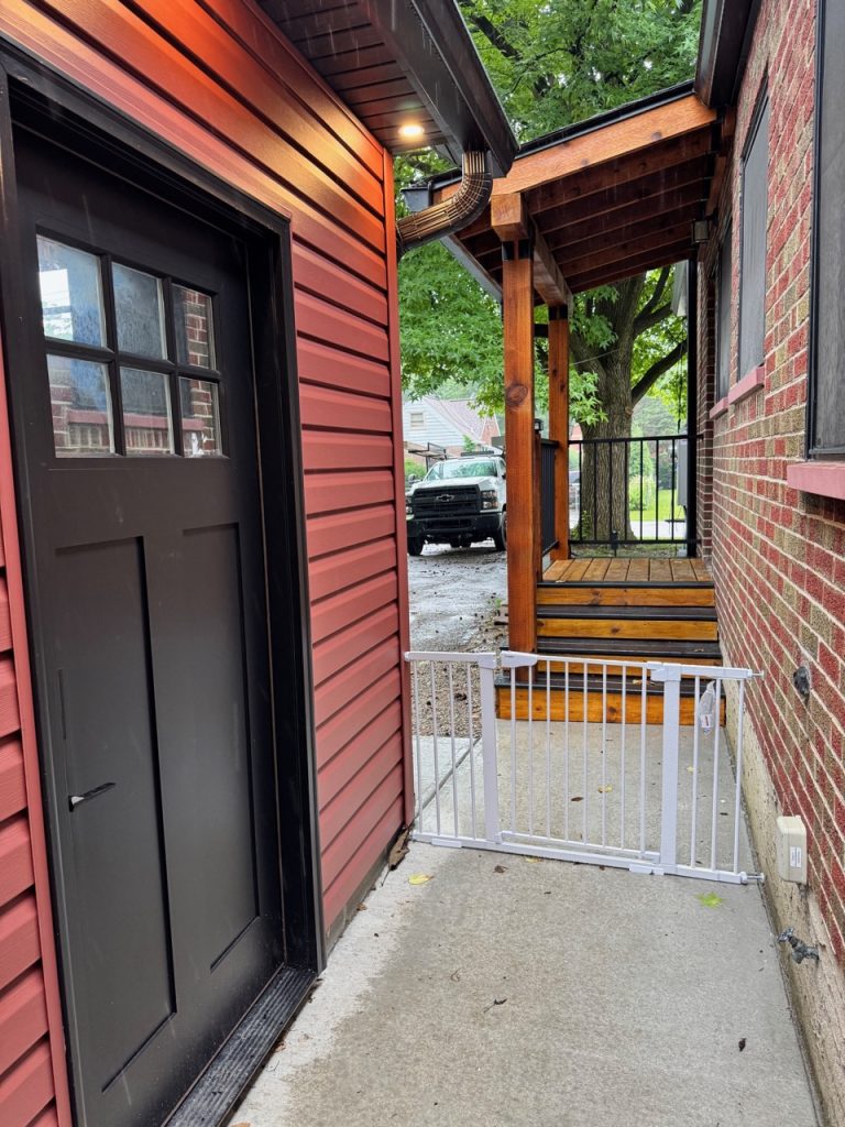 16x25 Garage with porch 2